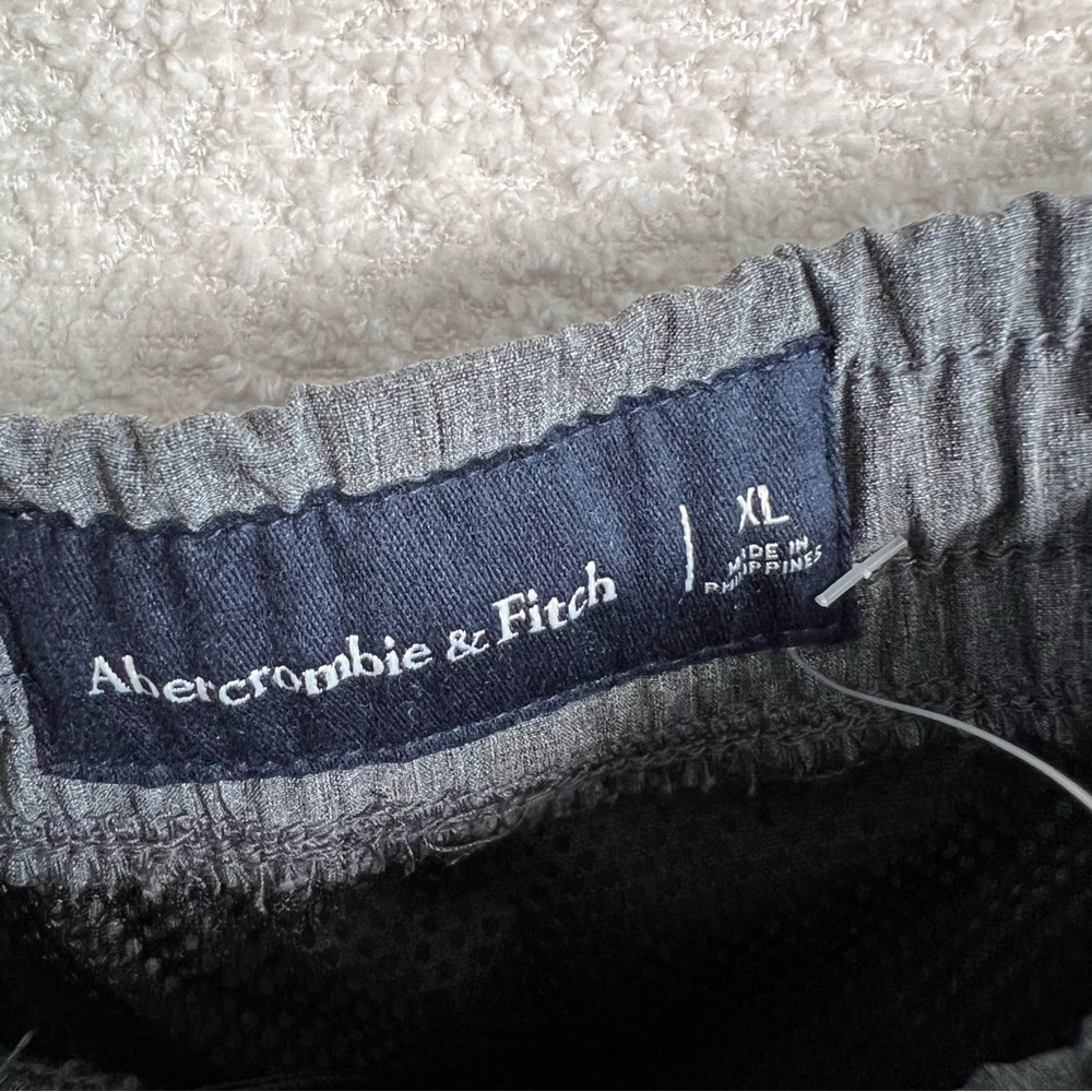 Abercrombie & Fitch NWT Men’s A&F Saturday Gray 7” Inseam Shorts Size XL - Picture 2 of 9